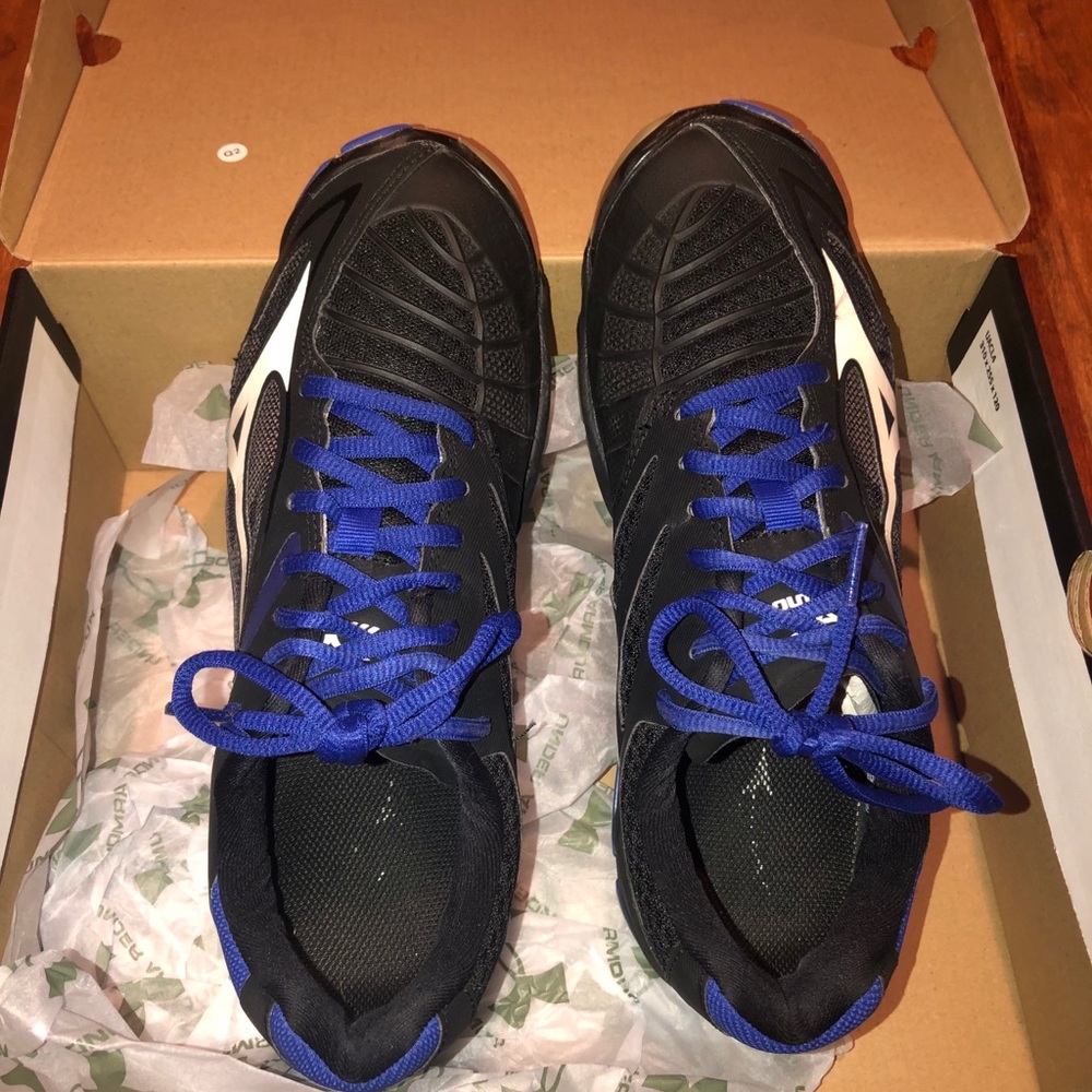 Volleyball shoes